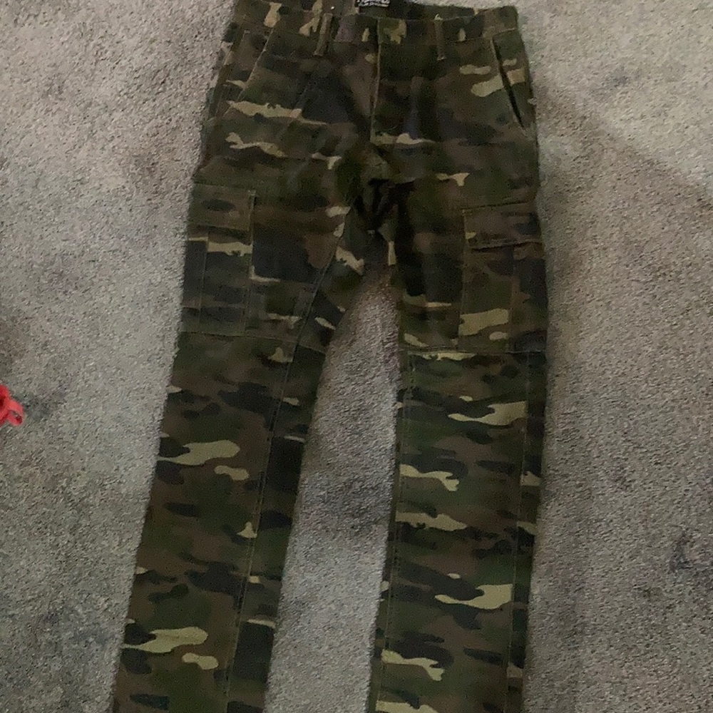 Free world Camo Skinny Cargo Pants